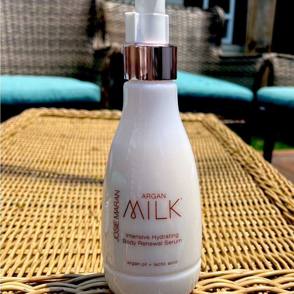 Brand New Josie Maran Argan MILK Intensive Hydrating Body Renewal Serum 6.7 oz😎